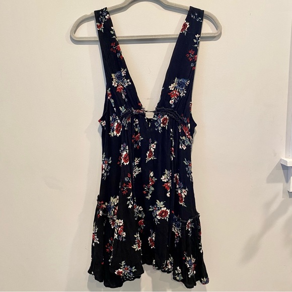 American Threads Low Cut Flowy Floral Dress - Size Small - Picture 2 of 16